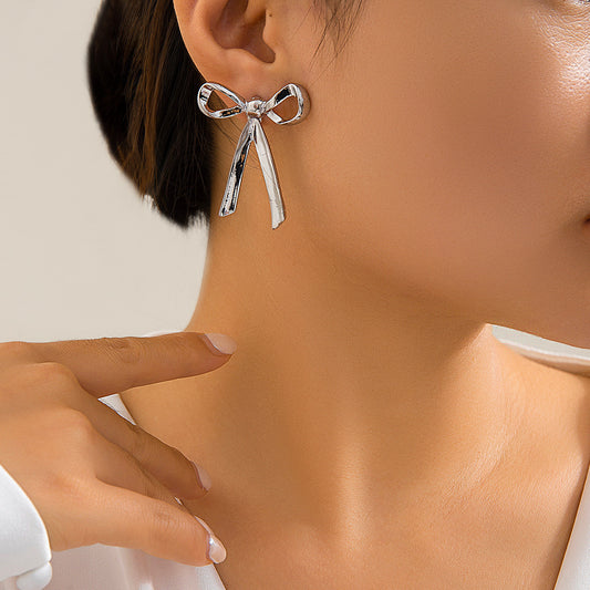 METAL BOW STUD