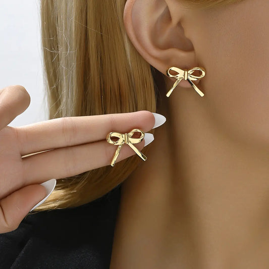 METAL BOW STUD